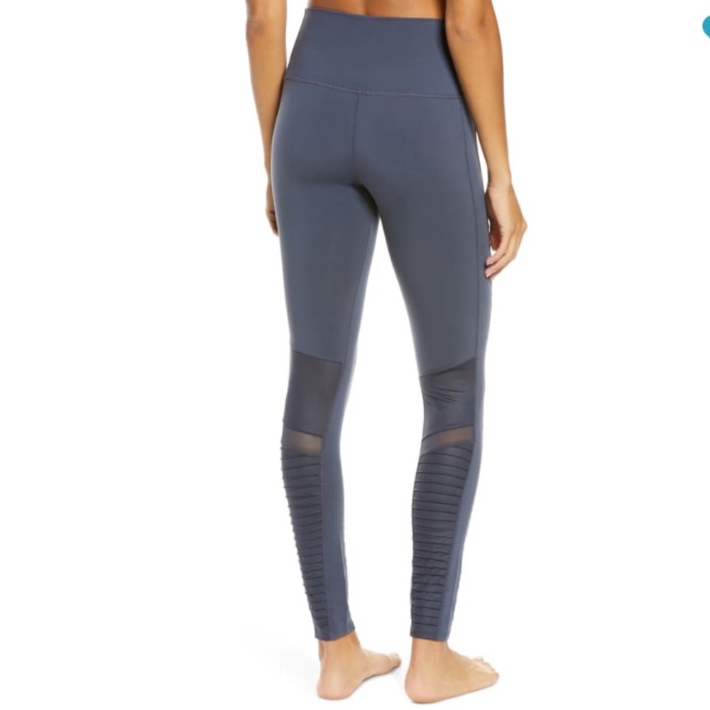 LAST DAY. ACCEPTING OFFERS! Alo yoga moto leggings - Picture 2 of 2